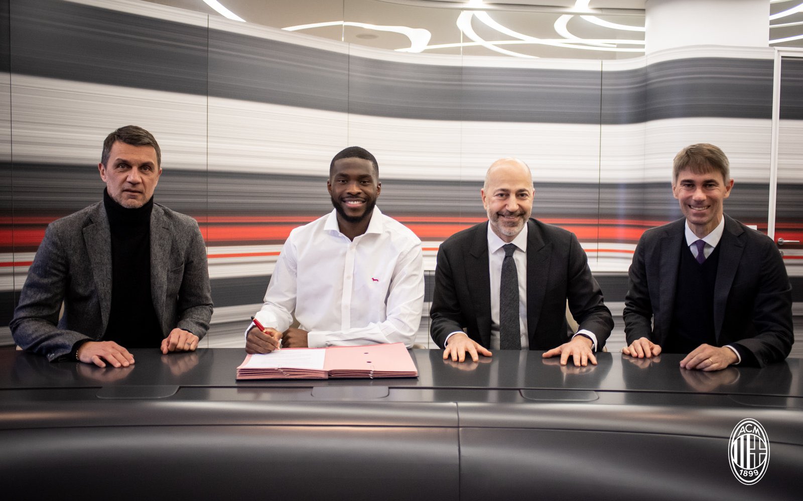 Fikayo Tomori Joins AC Milan From Chelsea