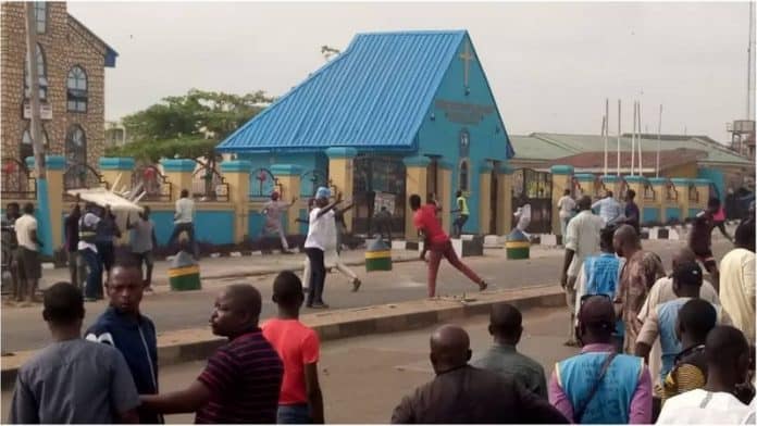 Hijab: Christians, Muslims fight with dangerous items as Kwara Govt reopens affected schools