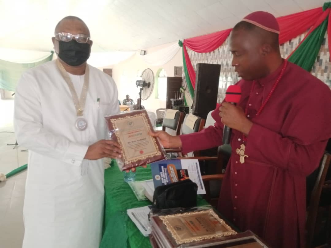 Osun CAN Honours Asiwaju of Ikire land, Bola Oyebamiji With Award For Engendering Religious Harmony