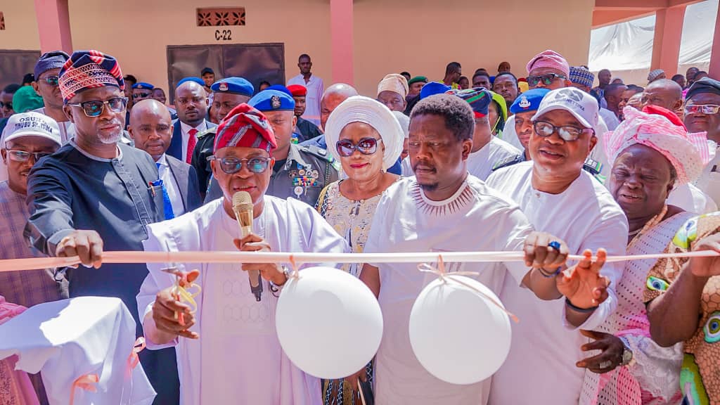 Economy: Oyetola Inaugurates Multi-million Naira Ultramodern Mall In Osogbo