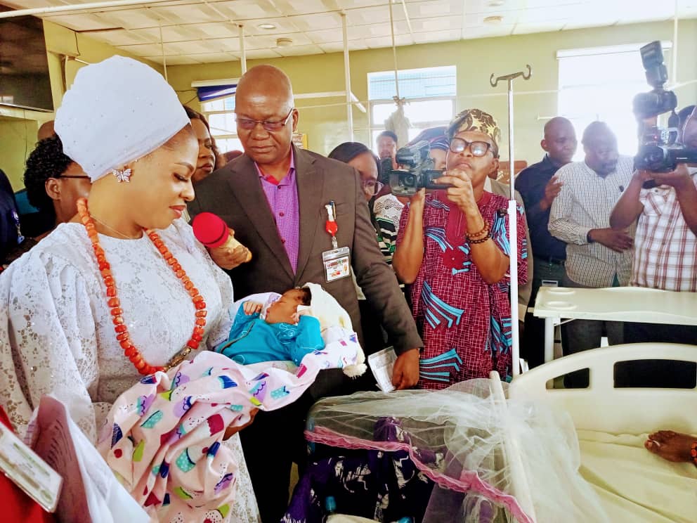 Valentine’s Day: Ooni Ogunwusi Blesses New Born Babies With Gifts, Prayers